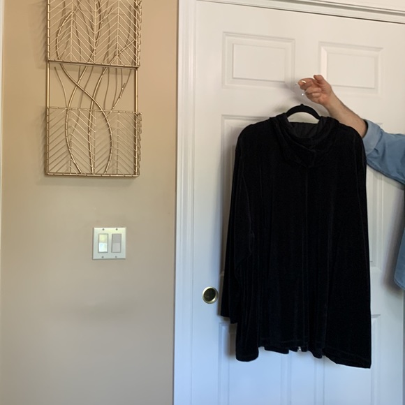 Catherines Black Velvet Hoodie long sleeve - Picture 10 of 10